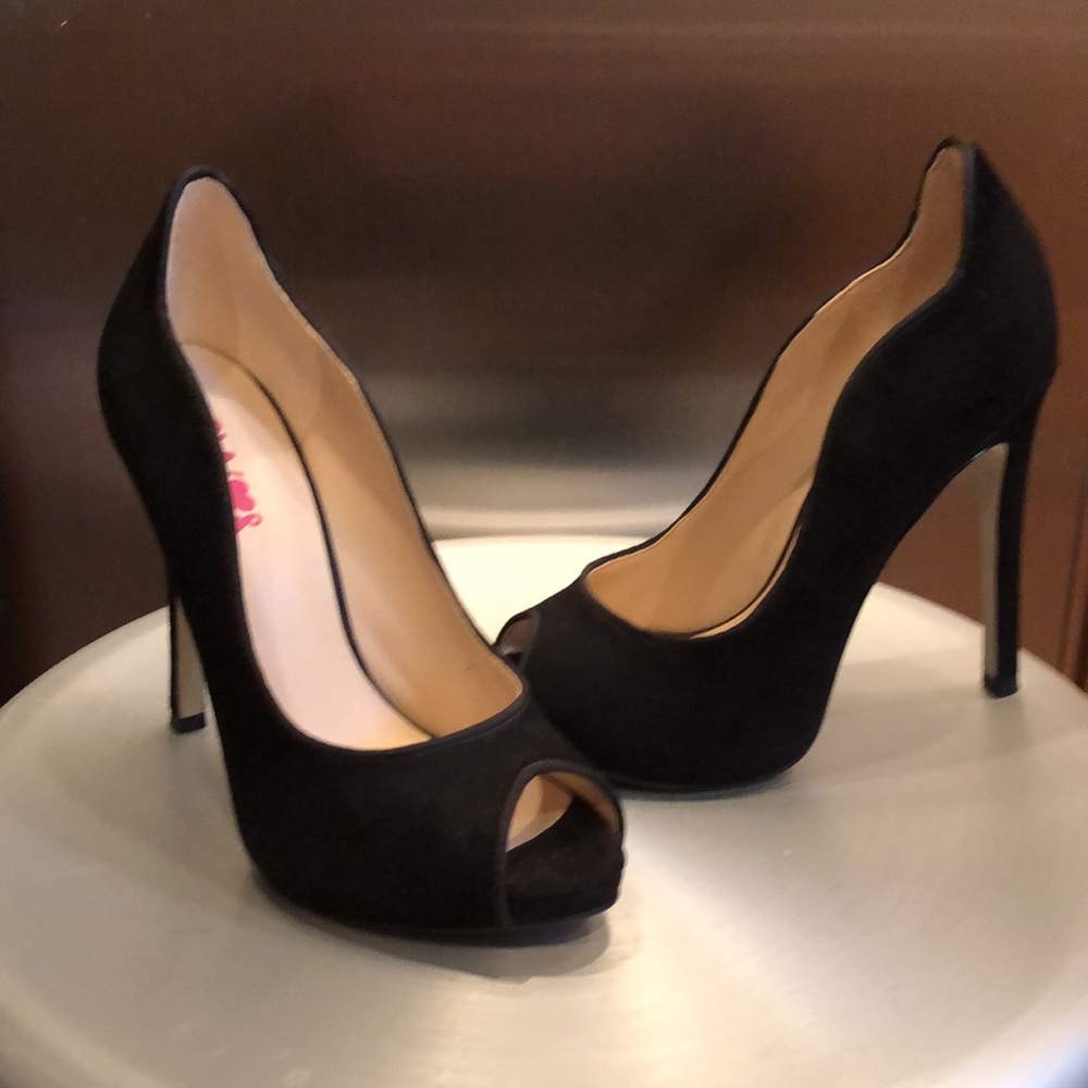 NWOT 💕Nine West Breast Cancer Black Platform Heels size 7. Limited Edition HTF